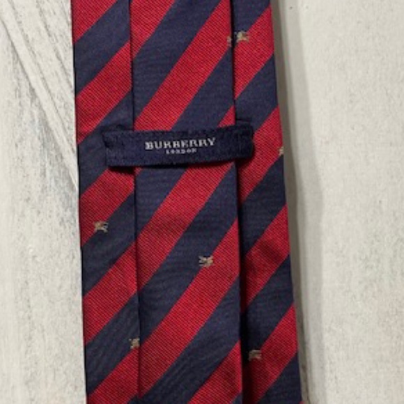 Burberry London Silk Tie - Picture 3 of 6